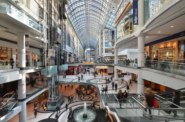 Shopping Toronto Eaton Centre