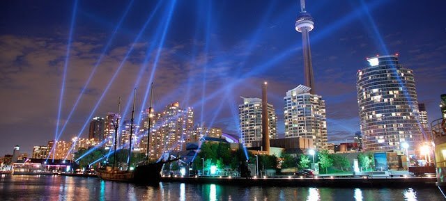 TOP 10 lugares para aproveitar a vida noturna de Toronto