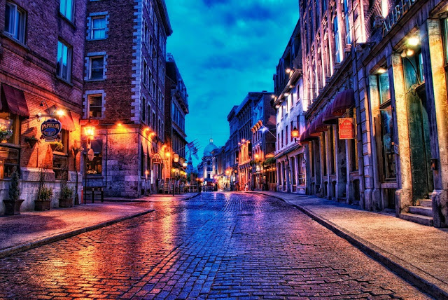 Rua de Vieux-Montréal à noite