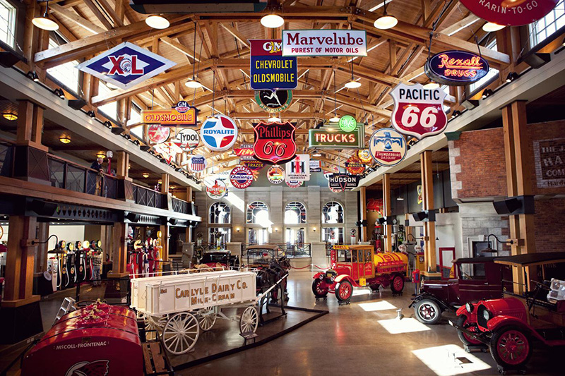 Interior do Museu da Gasolina em Calgary