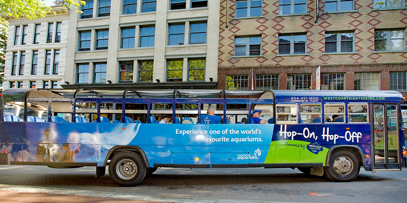Ônibus Hop-On Hop-Off pelas ruas de Vancouver