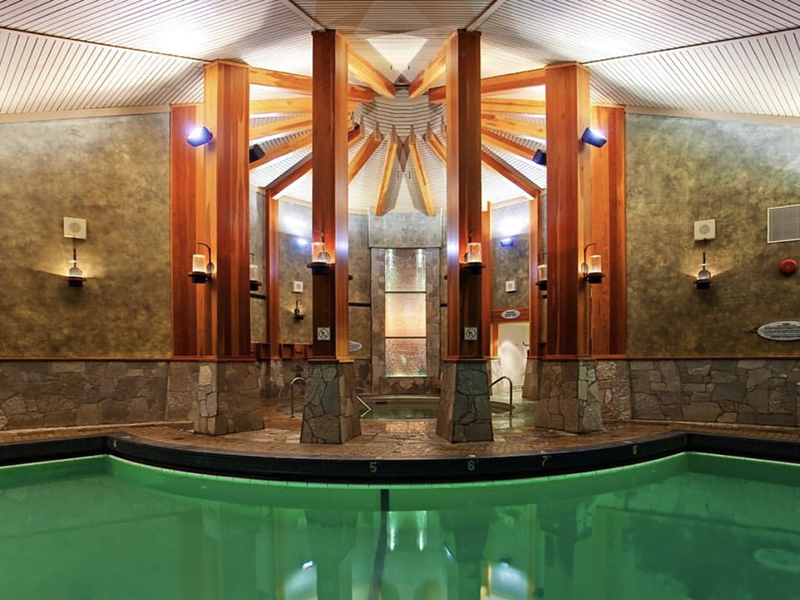 Interior do Spa Harrison Hot Springs em Vancouver