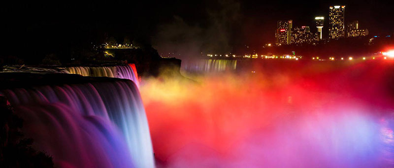 Cataratas no Night Lights Tour em Niagara Falls