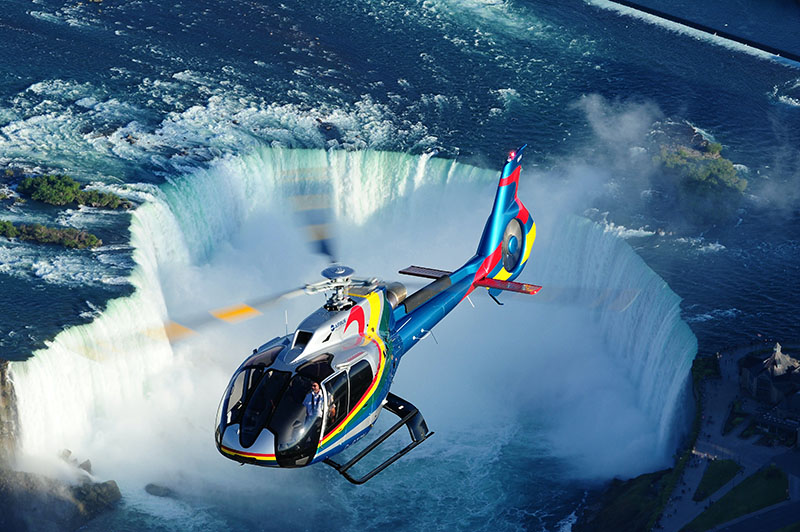 Passeio de helicóptero em Niagara Falls